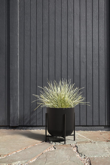 Veradek Mason Series Raised Lima Planter - Round Planter for Patio/Balcony | Plastic-Stone Composite w/Metal Plant Stand | Modern Décor for Plants