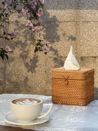 Rattan Tissue Box Cover Natural Woven Facial Napkin Holder Square with Lid 5.7 x 5.7 x 5.5 Inch (Natural)
