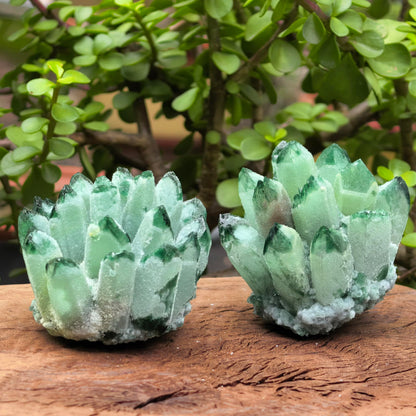 Natural Crystal Cluster Quartz Carved Crystal Sculpture Reiki Healing Stone Home Decor Mineral Specimen Crystal Gift Collection (Green Ghost Crystal)