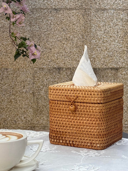 Rattan Tissue Box Cover Natural Woven Facial Napkin Holder Square with Lid 5.7 x 5.7 x 5.5 Inch (Natural)