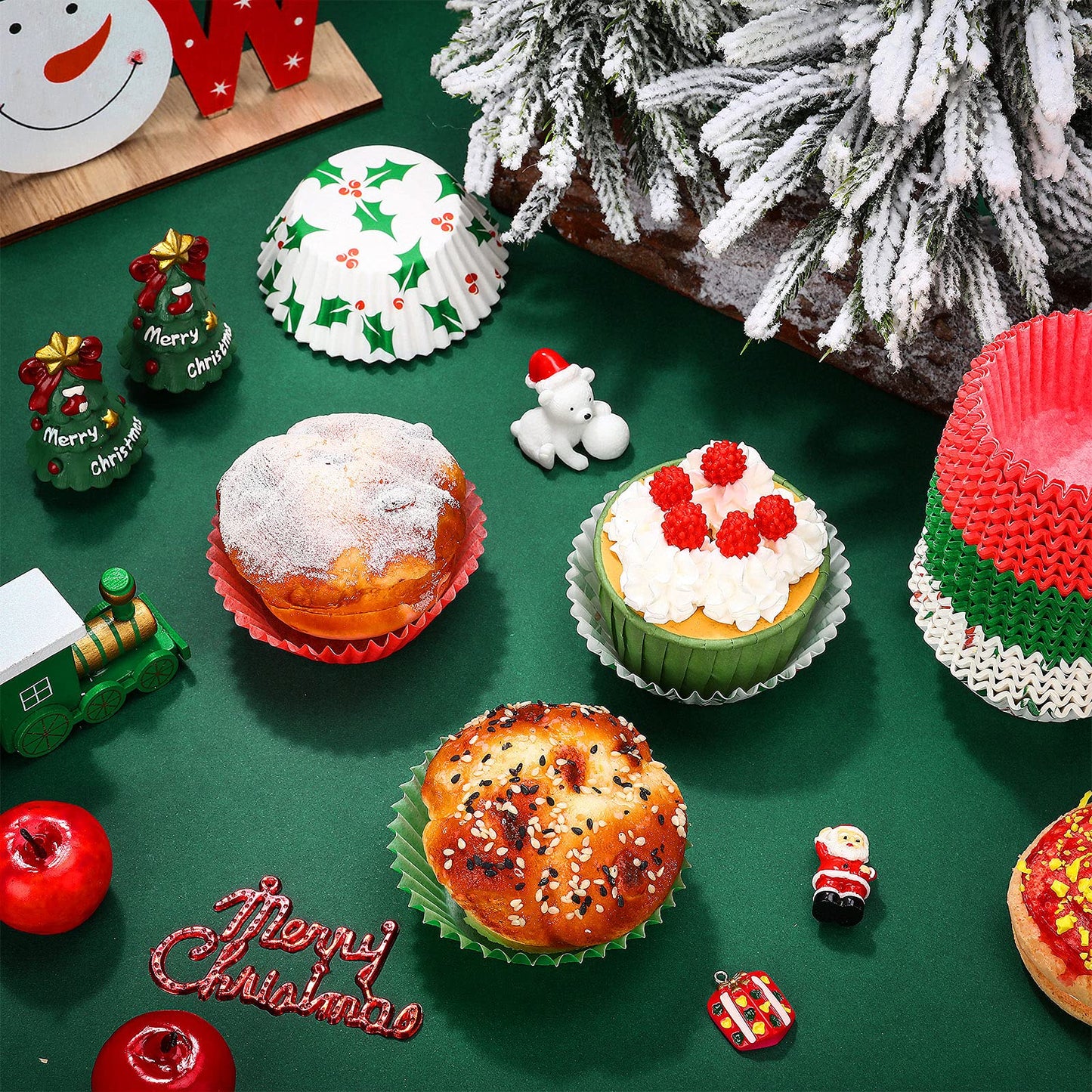 Potchen 600 Count Christmas Cupcake Liners Red Green Berry Snowflake Print Baking Cups Disposable Cupcake Wrappers Christmas Theme Muffin Liners Cupcake Holders for Xmas Party Supplies(Holly)