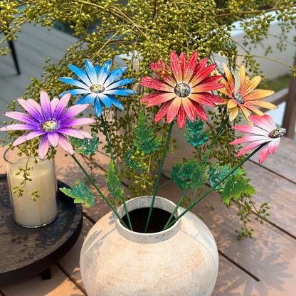 WKHOMEDECO Metal Flowers for Outside, 4 Pack Decorative Garden Stakes with Spring Design, 16.5 Inch Handmade Iron Outdoor Metal Garden Decor, Flickering Daisy Yard Art for Patio Lawn
