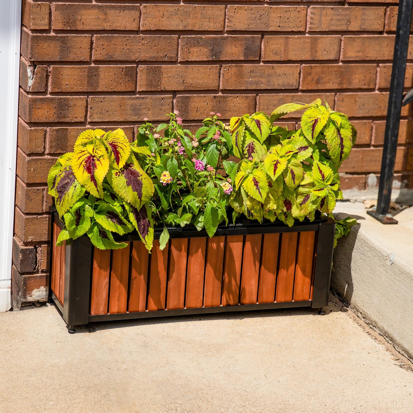 Sunnydaze Slatted Rectangular Wood Planter Box with Powder-Coated Steel Frame - 24" Acacia Wood Planter with Removable Liner - 3.7 Gal Capacity