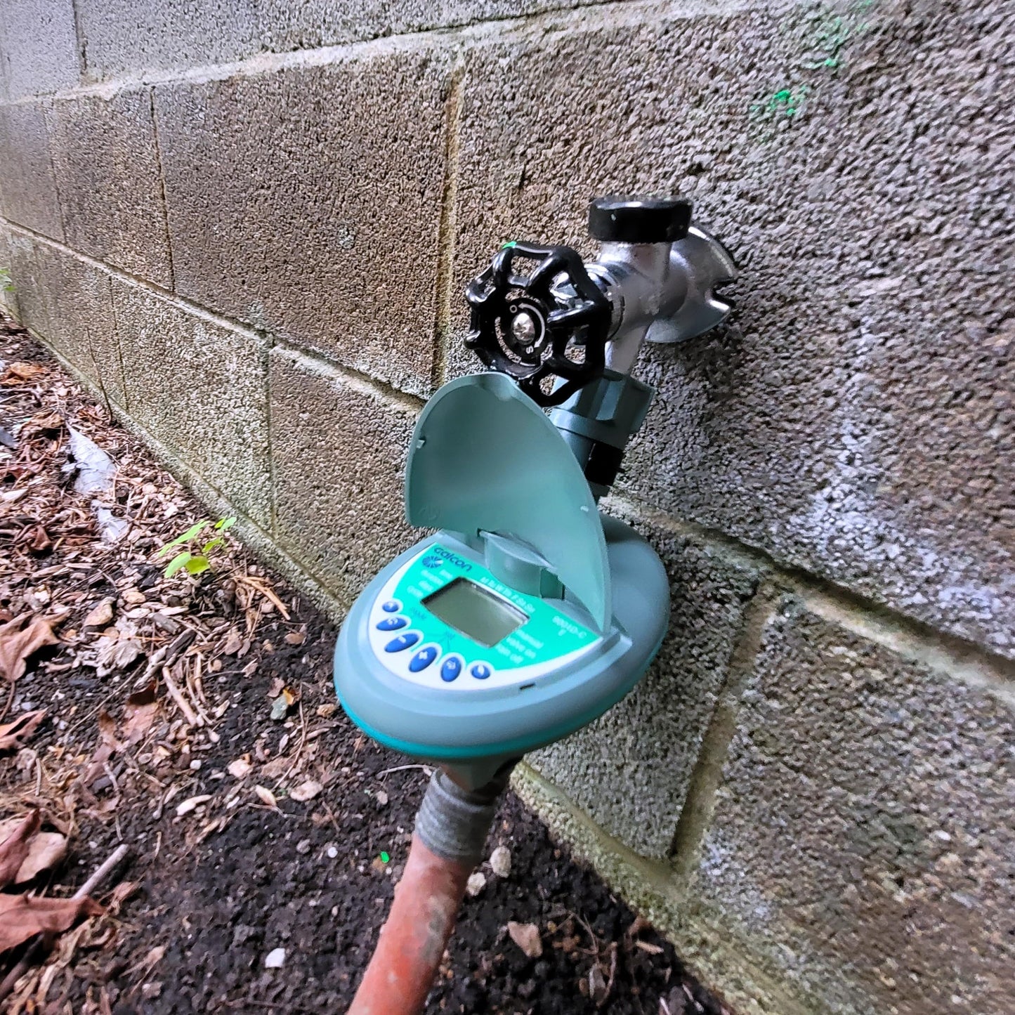 Galcon 9001 Series Hose End Irrigation Timer for Balconies, Patios, Gardens, or Lawns, with Drip or Sprinklers (9001D Digital)